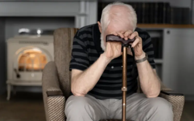 Cha đầu tư tiền tỷ cho con học đại học, bất ngờ bị oán trách và phải đuổi con ra khỏi nhà