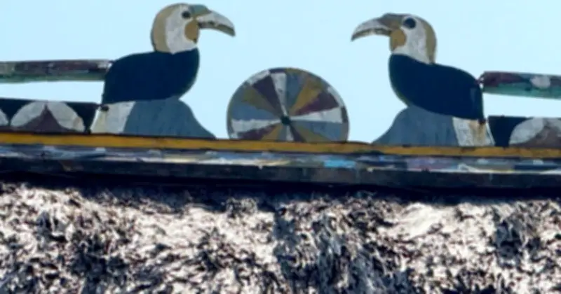 Chim Triing - Biểu Tượng Thiêng Trên Đỉnh Gươl Của Người Cơ Tu