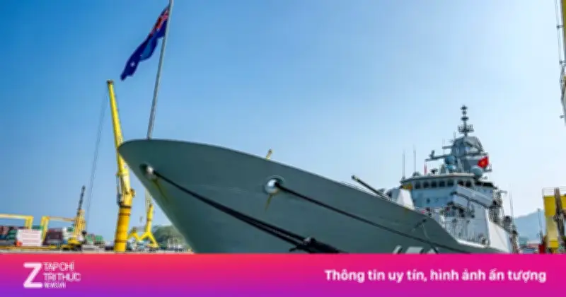 Chiến hạm Australia HMAS Toowoomba cập cảng Tiên Sa, tăng cường hợp tác hải quân