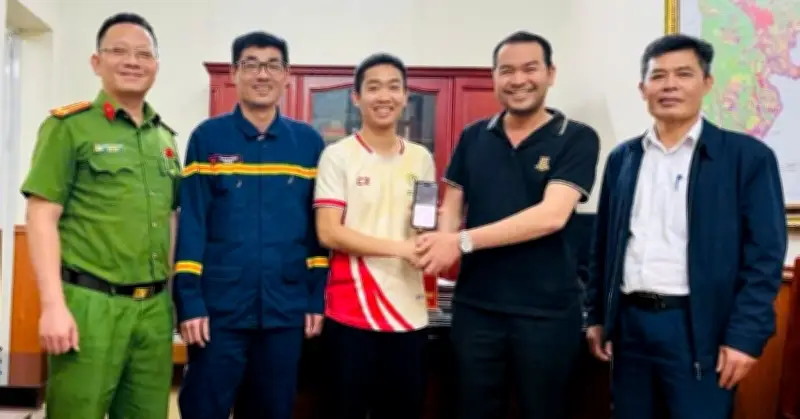 Chiến sĩ PCCC Thanh Hóa trả lại 500 triệu đồng nhận nhầm, lan tỏa nghĩa cử cao đẹp