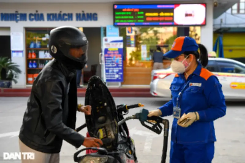 Chiến sự Trung Đông bùng nổ, nguồn cung xăng dầu Việt Nam đối mặt thách thức lớn