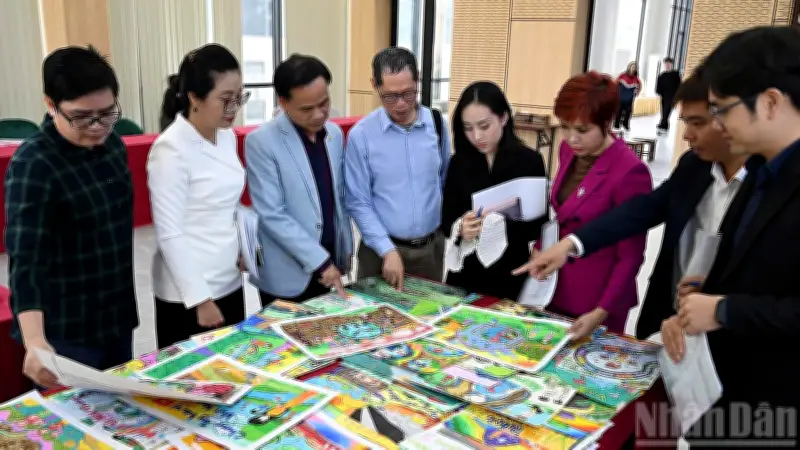 Chấm sơ khảo cuộc thi 'Tìm kiếm gương mặt Đại sứ xanh quốc gia 2025-2026'