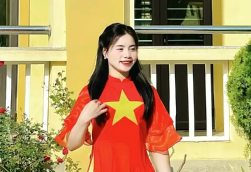 Chân dung nữ đại biểu Quốc hội trẻ nhất khóa XVI: Từ sinh viên đến nghị trường