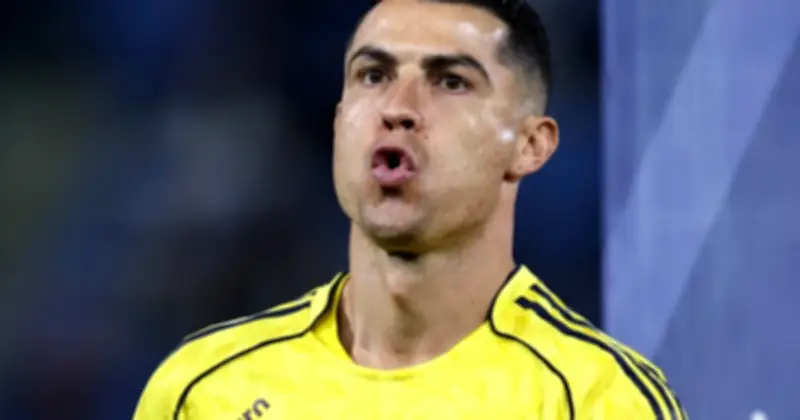 Chấn thương nghiêm trọng, Ronaldo sang Madrid điều trị gân kheo