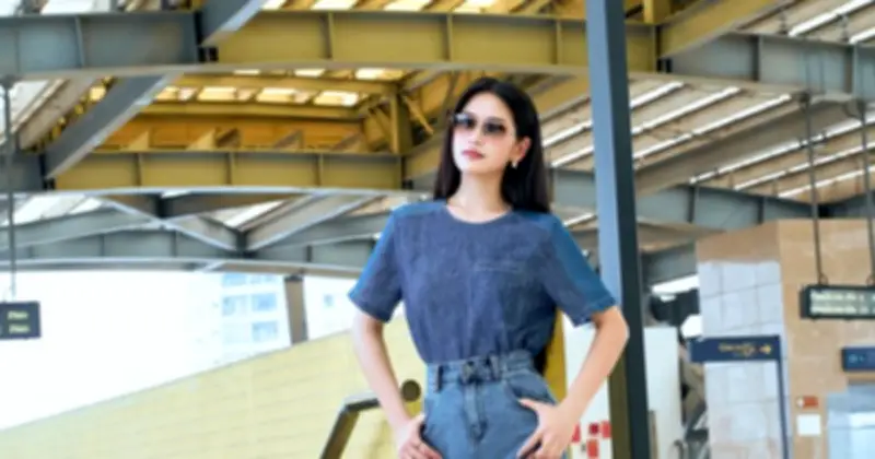 Chân váy denim: Biến hóa đa phong cách từ học đường đến thành thị
