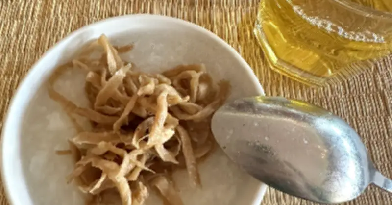 Chàng Trai Mang Xôi Gà Du Lịch, Sang An Cháo Trắng Khiến Bạn Gái Hoảng Hồn