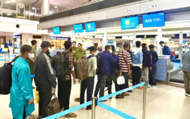 Chính phủ ban hành Nghị định mới về trục xuất, tạm giữ và áp giải người vi phạm