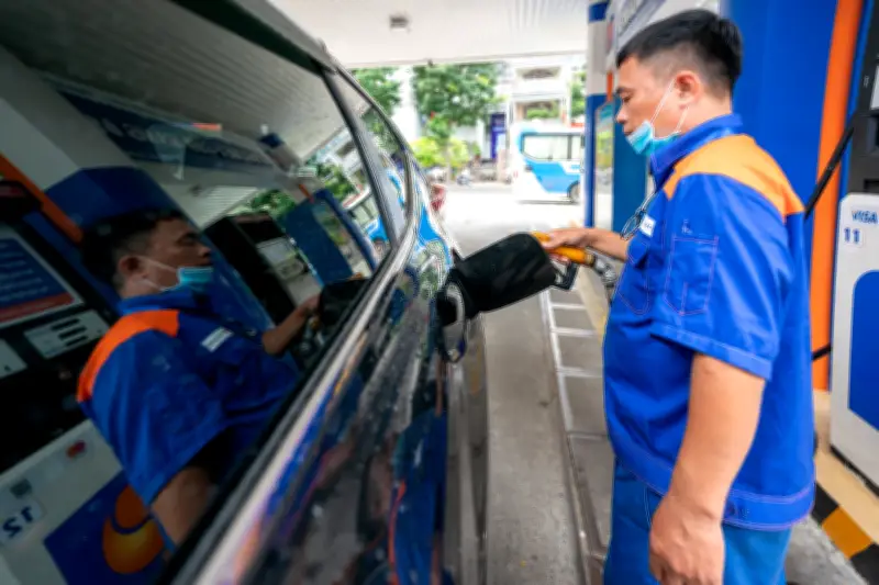 Chính phủ chỉ đạo mới về việc tăng giá xăng dầu, đảm bảo ổn định thị trường