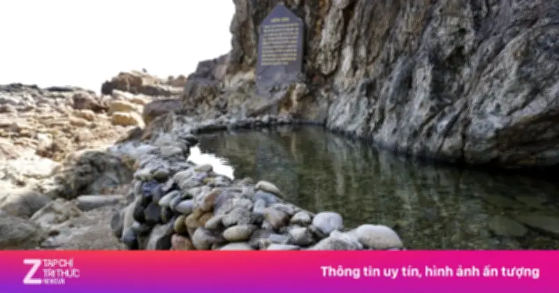 Chính quyền Gia Lai gắn lại biển Giếng Tiên sau ồn ào ca sĩ Juky San ngâm mình chụp ảnh