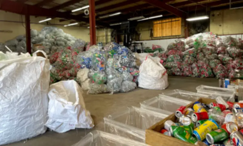 Chính sách hoàn vỏ 10 cent tại Connecticut gây tranh cãi vì tình trạng nhập lậu từ bang khác