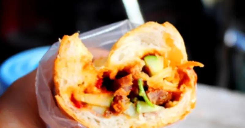 Chuyên gia dinh dưỡng cảnh báo: Bánh mì pate tiềm ẩn nguy cơ ngộ độc botulinum cao