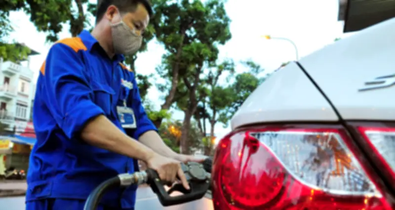 Chuyển đổi cấp bách sang xăng E10: Hàng chục triệu xe cần lưu ý gì?