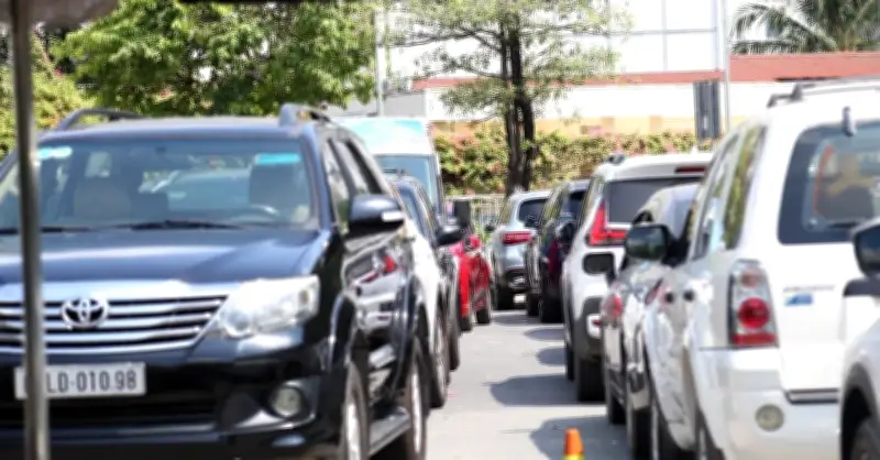 Chuyển Đổi Xe Điện: Bài Học 'Củ Cà Rốt Và Cây Gậy' Từ Trung Quốc