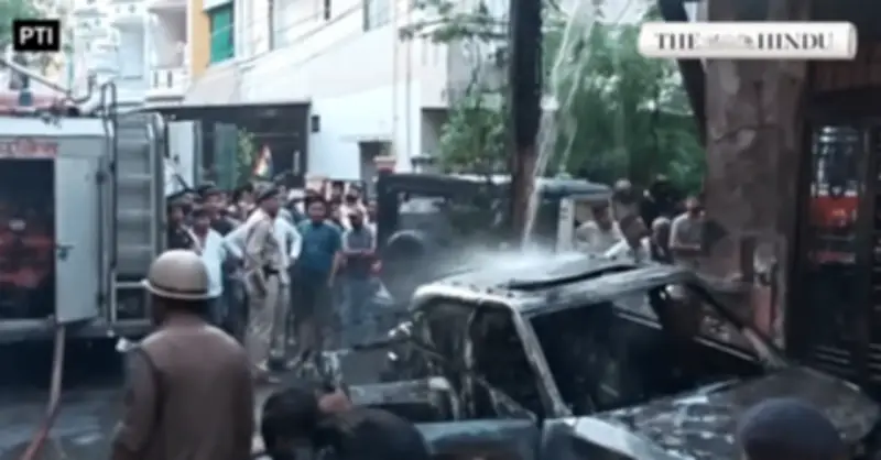 Cháy ô tô điện khi sạc qua đêm, 8 người trong một gia đình tử vong thương tâm