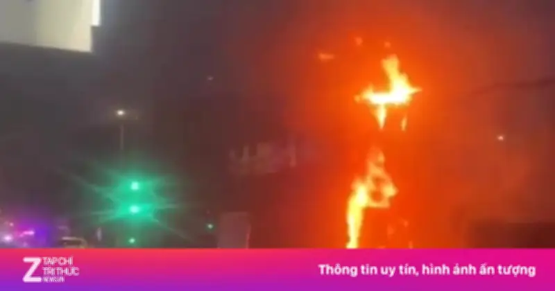 Cháy Trụ Điện Giờ Cao Điểm Gây Ùn ứ Giao Thông và Mất Điện Ở TP.HCM