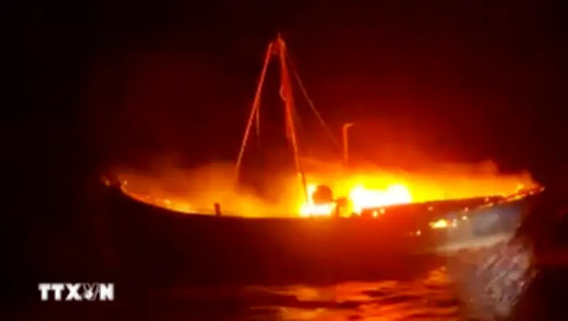 Cháy tàu cá tại Cà Mau, thiệt hại ước tính trên 600 triệu đồng