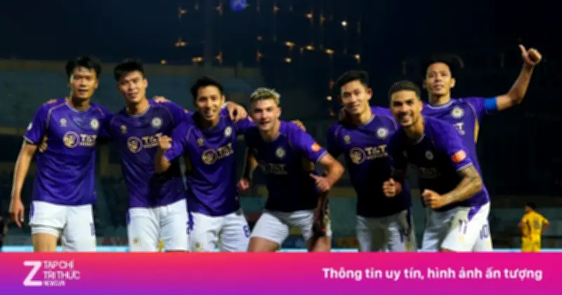CLB Hà Nội đè bẹp SLNA 3-0, rút ngắn khoảng cách với Ninh Bình chỉ còn 1 điểm