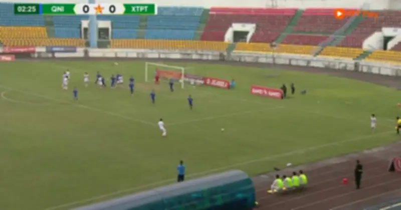 CLB Quảng Ninh và Phú Thọ Hòa Nhạt Nhòa 0-0 Trong Ngày Thi Đấu Kém Hấp Dẫn