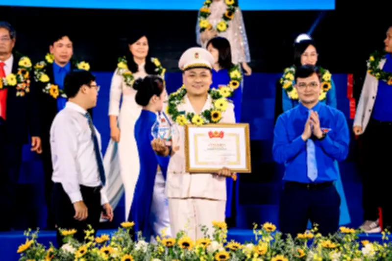 Cán bộ Công an Cần Thơ hiến máu 113 lần và tích cực hoạt động xã hội