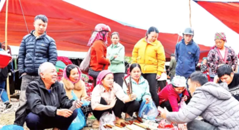 Cán bộ Điện Biên biệt phái về xã: Khởi động chợ phiên, đề xuất cải cách phân cấp