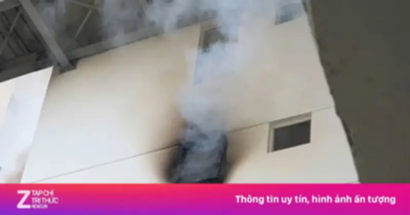 Cận cảnh vụ hỏa hoạn tại chung cư Lexington ở TP.HCM, cư dân hoảng loạn sơ tán