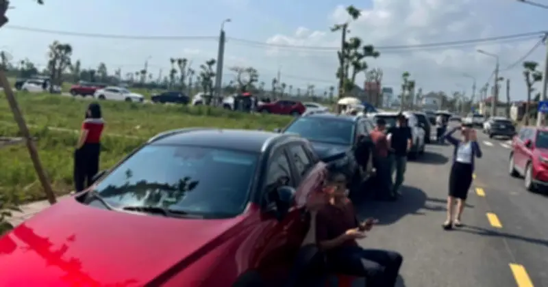 Cơn Sốt Đất Trung Vân: Cảnh Tượng 'Xem Đất, Chốt Cọc' Nhộn Nhịp Và Những Lo Ngại