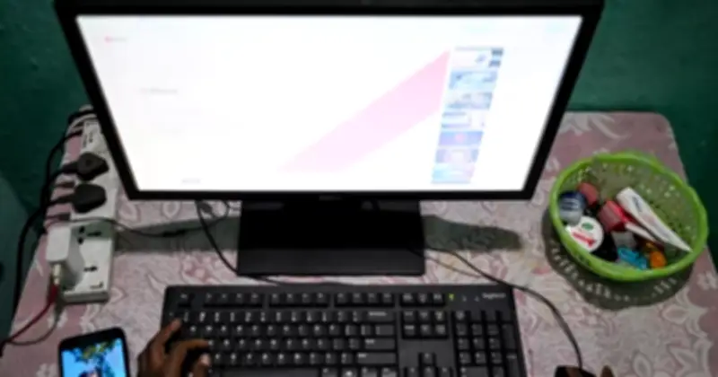 Cơn Sốt Vàng Dữ Liệu: Người Dân Toàn Cầu Bán Thông Tin Cá Nhân Để Huấn Luyện AI