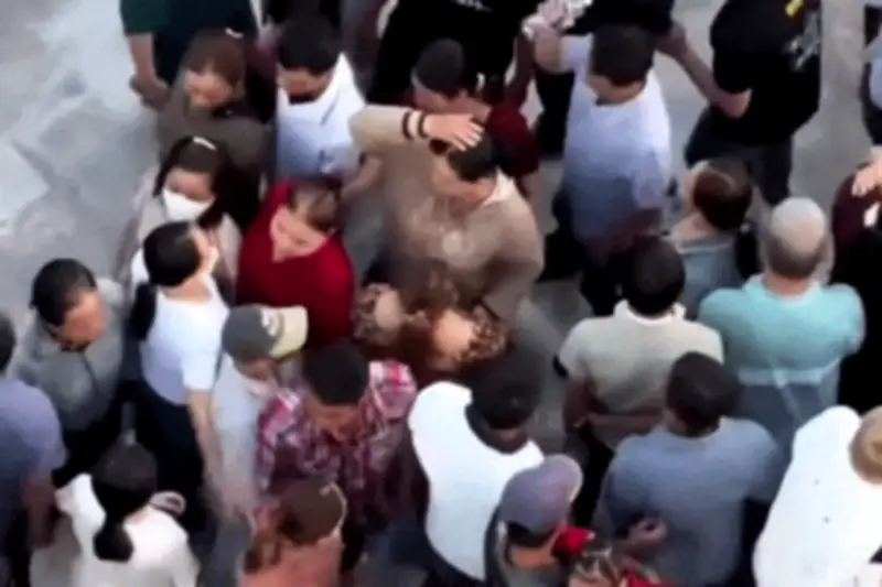 Công An Cần Thơ Bắt Giữ Đối Tượng Dàn Cảnh Giật Dây Chuyền Tại Liên Hoa Bảo Tháp