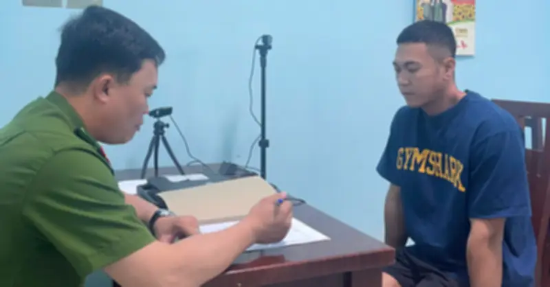 Công An Làm Việc Với Người Đàn Ông Hành Hung Nữ Shipper Ở Hà Nội