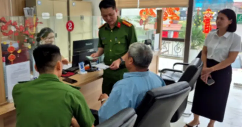 Công An Phú Thọ Ngăn Chặn Thành Công Vụ Lừa Đảo Qua Điện Thoại, Giúp Cụ Ông 73 Tuổi Giữ 40 Triệu Đồng