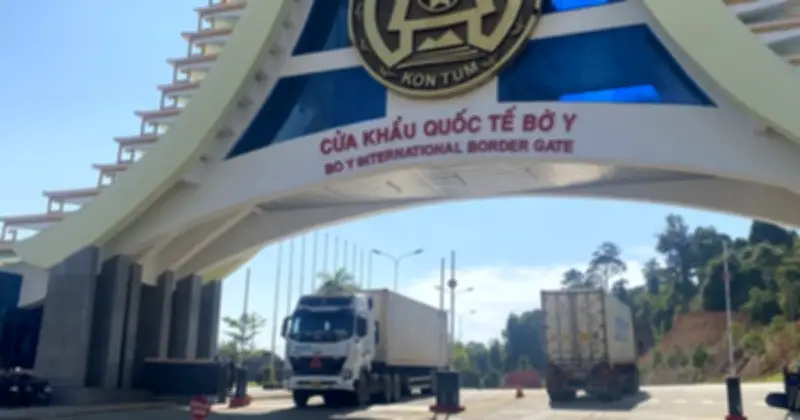Công An Quảng Ngãi Ngăn Chặn Vụ Vận Chuyển 900 Lít Xăng Trái Phép Gần Biên Giới