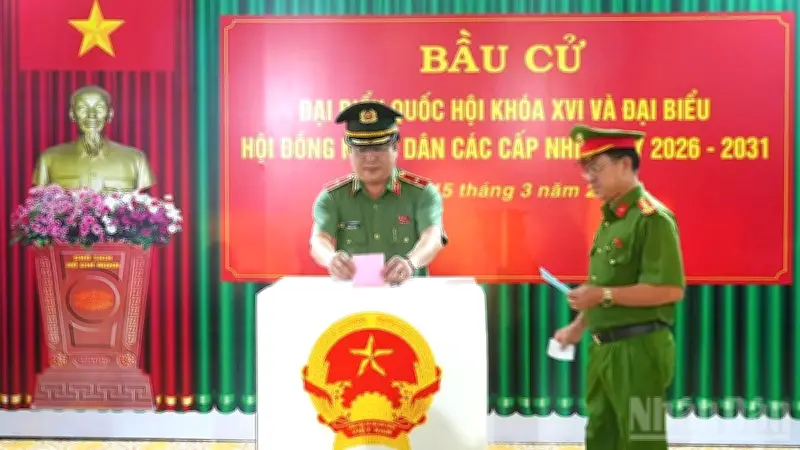 Công An Tỉnh Kiểm Tra Nghiêm Ngặt An Ninh Trong Ngày Bầu Cử