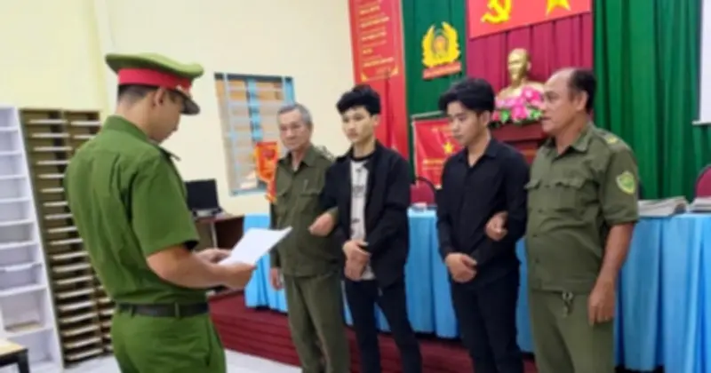 Công an TP.HCM bắt tạm giam hai thanh niên gây rối trật tự công cộng tại chợ Bình Điền