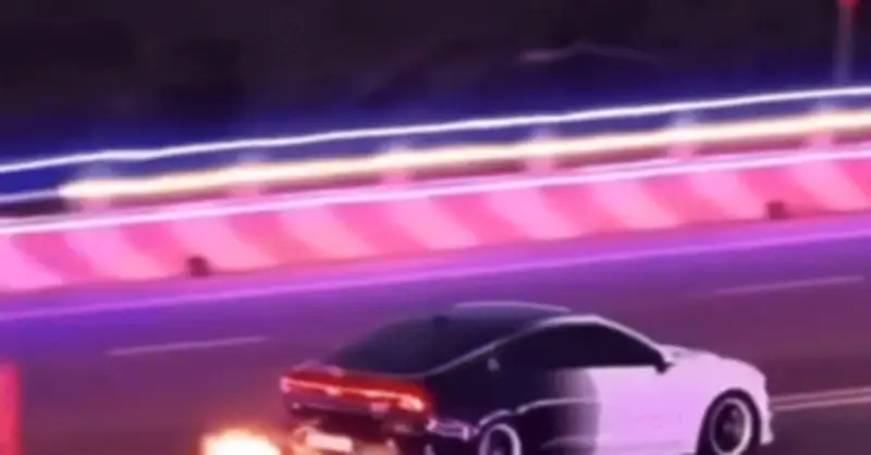 Công an TP.HCM xác minh clip ô tô con nẹt pô phun lửa trên đại lộ Đông Tây