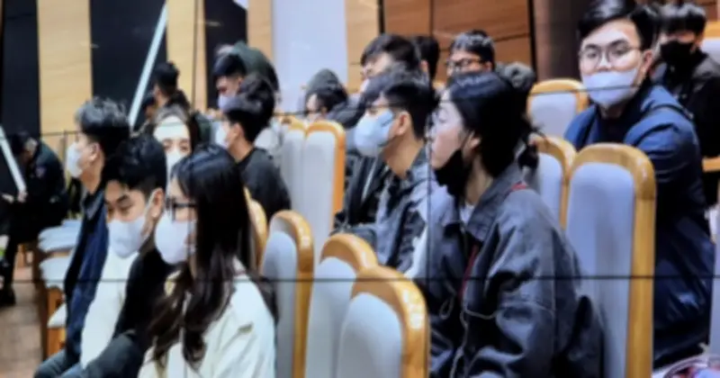 Công An Triệt Phá Đường Dây Xôi Lạc TV: Bắt Giữ BLV Nổi Tiếng, Khởi Tố 30 Bị Can