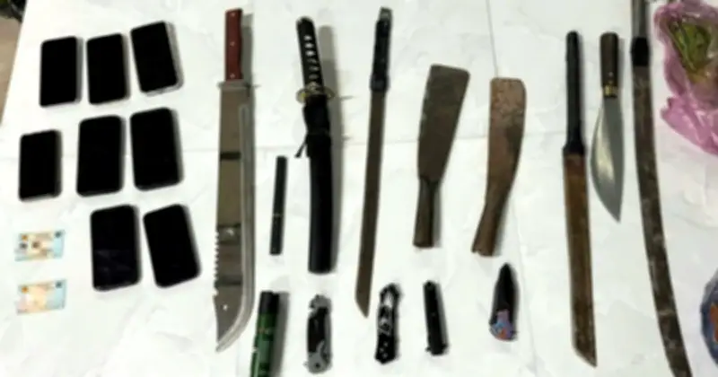 Công An Vĩnh Long Ngăn Chặn Nhóm Thanh Thiếu Niên Mang Hung Khí Chuẩn Bị Hỗn Chiến