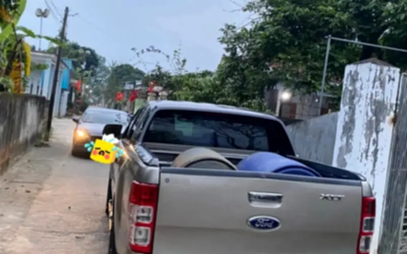 Công An Vào Cuộc Vụ Tài Xế Đỗ Ô Tô Chặn Đường Bị Tố Thiếu Hợp Tác