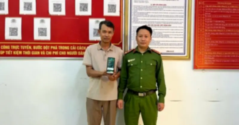 Công dân Lâm Đồng trả lại 200 triệu đồng chuyển nhầm, Công an hỗ trợ thủ tục