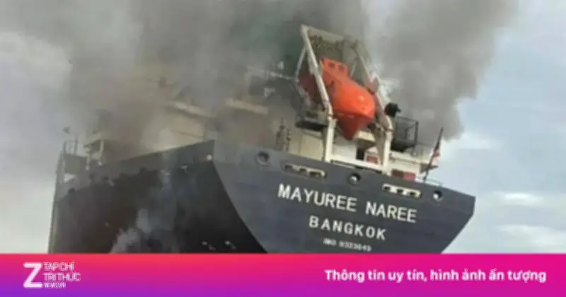 Căng Thẳng Hormuz: Tàu Thái Lan Trúng Đạn Mắc Cạn, Mỹ - Iran Leo Thang Đối Đầu