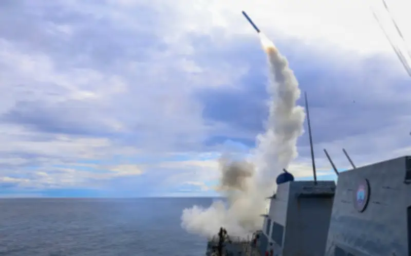 Căng Thẳng Iran: Mỹ, Israel Tấn Công, Châu Âu Cảnh Báo, UAE Rút Đại Sứ