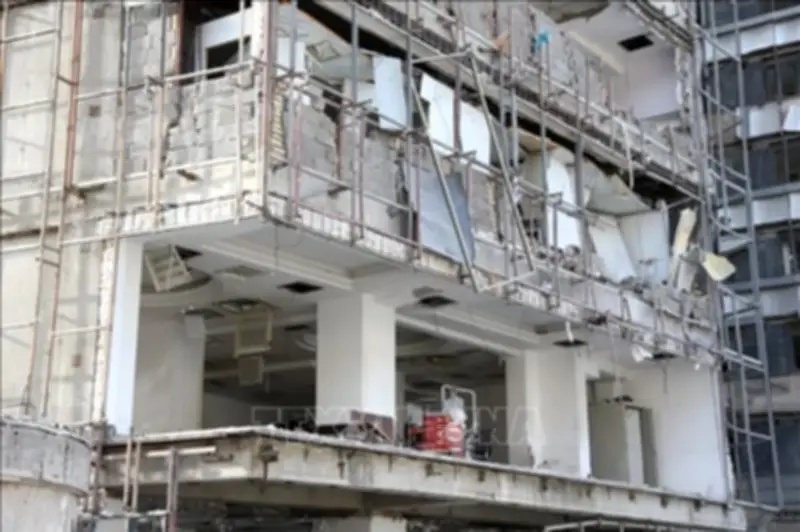 Căng Thẳng Trung Đông Bùng Nổ: Israel Không Kích Iran, Tehran Đáp Trả Mạnh Mẽ