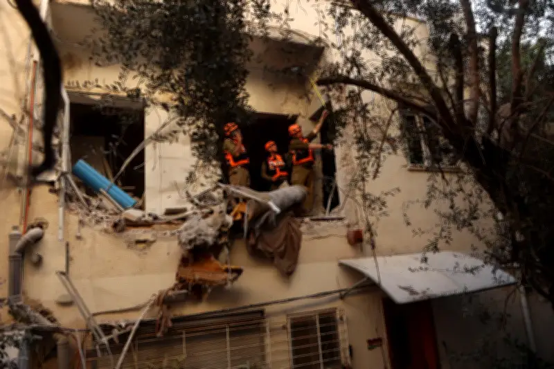 Căng thẳng Trung Đông leo thang: Israel và Iran tiếp tục không kích lẫn nhau