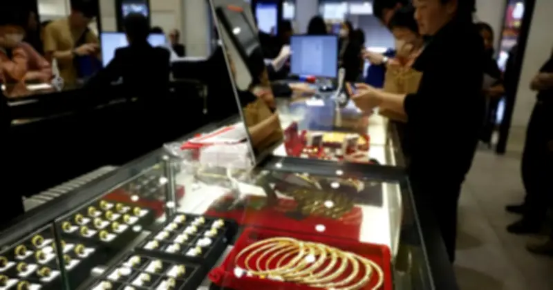 Căng thẳng Trung Đông đẩy giá vàng tự do nhảy vọt, có thể chạm 200 triệu đồng/lượng