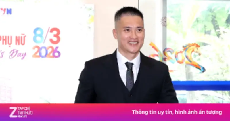 Công Vinh gây chú ý với phong độ trẻ trung trong lần hiếm hoi xuất hiện tại sự kiện