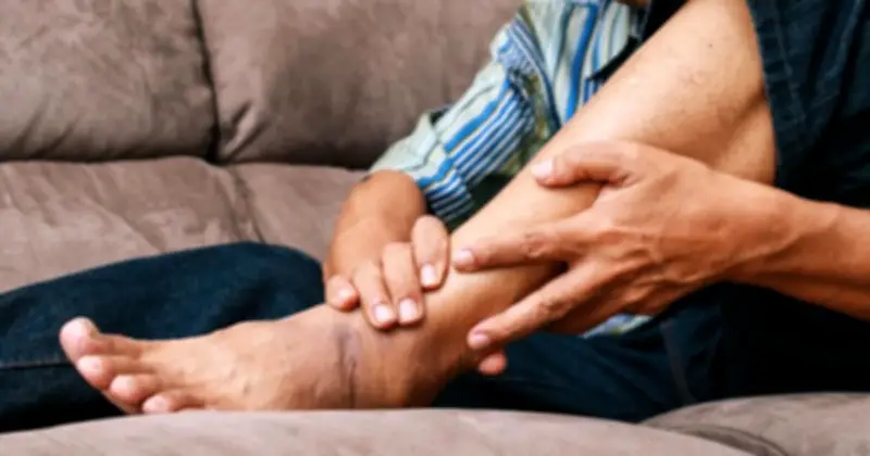 Cảnh báo: 6 dấu hiệu ở tay chân vào ban đêm có thể báo hiệu đột quỵ sắp xảy ra