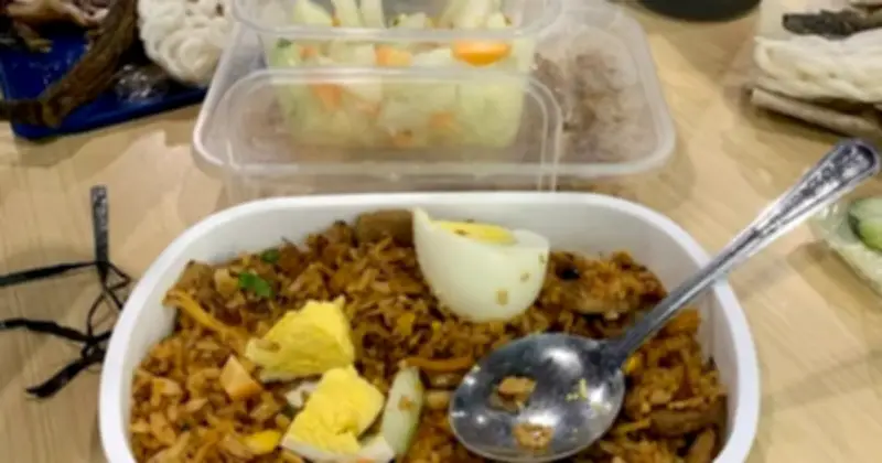 Cảnh báo: Hâm nóng thức ăn trong hộp nhựa có thể gây tích tụ vi nhựa trong não