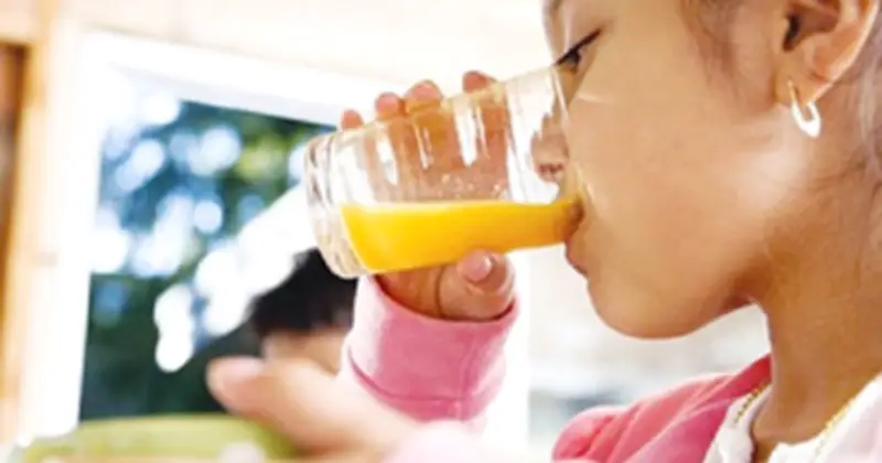 Cảnh báo: Oresol đóng chai thực phẩm chức năng nguy hiểm, chuyên gia khuyến cáo dùng đúng cách