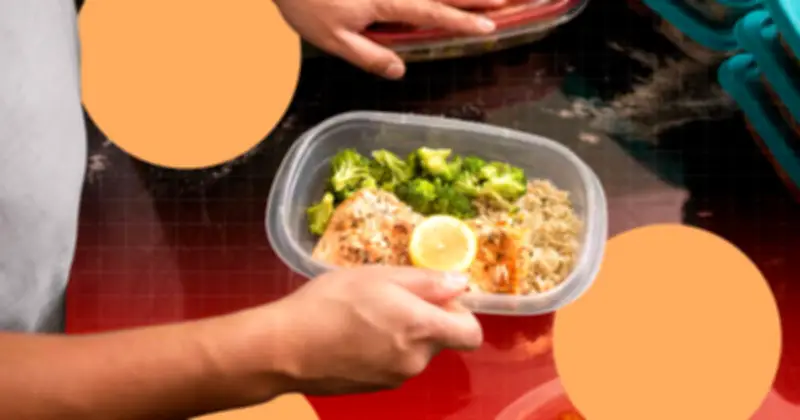 Cảnh báo từ chuyên gia: 6 loại thực phẩm tuyệt đối không nên bảo quản trong hộp nhựa