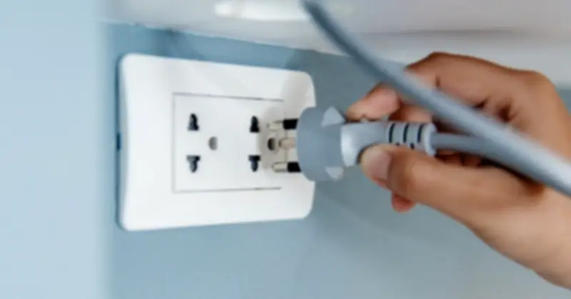Cảnh báo: Thói quen cắm điện liên tục gây lãng phí và nguy cơ cháy nổ trong gia đình