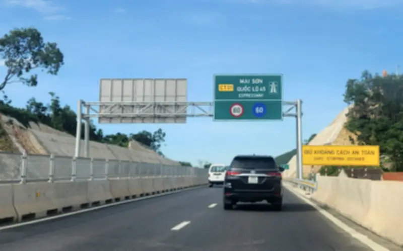 Cảnh sát giao thông điều chỉnh tốc độ cao tốc Hà Nội - Thanh Hóa do địa hình và quy mô phân kỳ